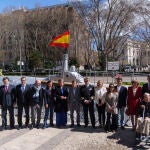 El alcalde de Madrid, José Luis Martínez-Almeida, junto a la alcaldesa de Cartagena, Noelia Arroyo, participa en el acto de inauguración de una réplica a escala real del submarino de Isaac Peral que, coincidiendo con el Día Mundial del Submarino y como homenaje al ingeniero cartagenero, se instala frente al Museo Naval.