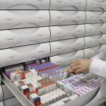 Se ha aplicado la eximente de alteración psíquica, al considerarse que era adicta y debe someterse a un tratamiento de desintoxicación.