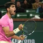 Carlos Alcaraz celebra la victoria ante Aliassime