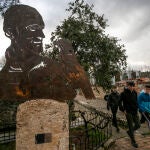 Amigos, compañeros y conocedores de la obra del Félix Rodríguez de la Fuente debaten en un encuentro organizado con motivo de su 95 aniversario