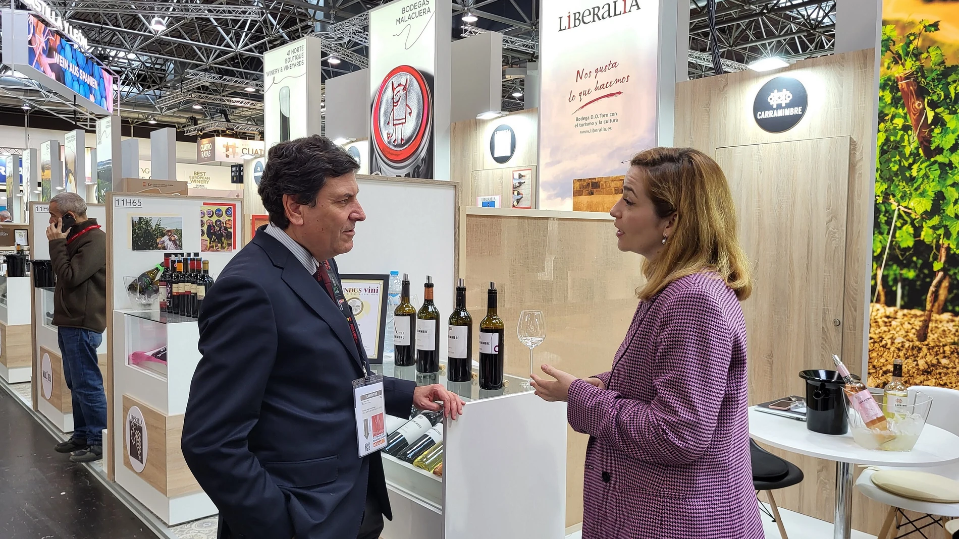 El consejero de Economía y Hacienda apoya a las bodegas exportadoras de la Comunidad presentes en Düsseldorf
