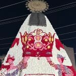 Ofrenda 2023: La Virgen de los Desamparados ya luce su vestido blanco de 100.000 ramos