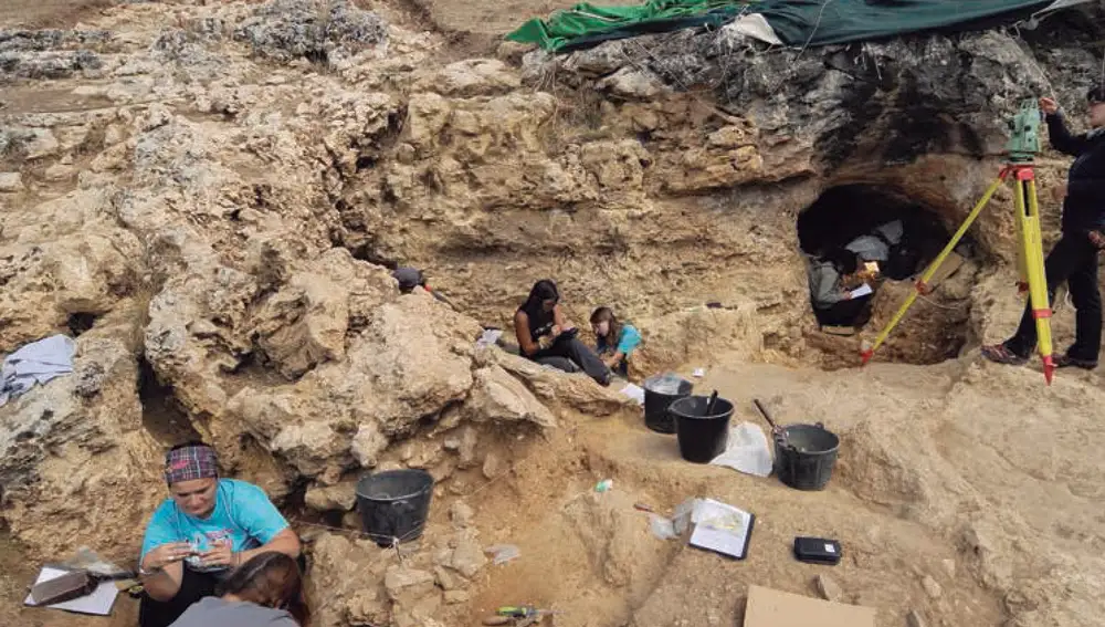 EL Valle de los Neandertales
