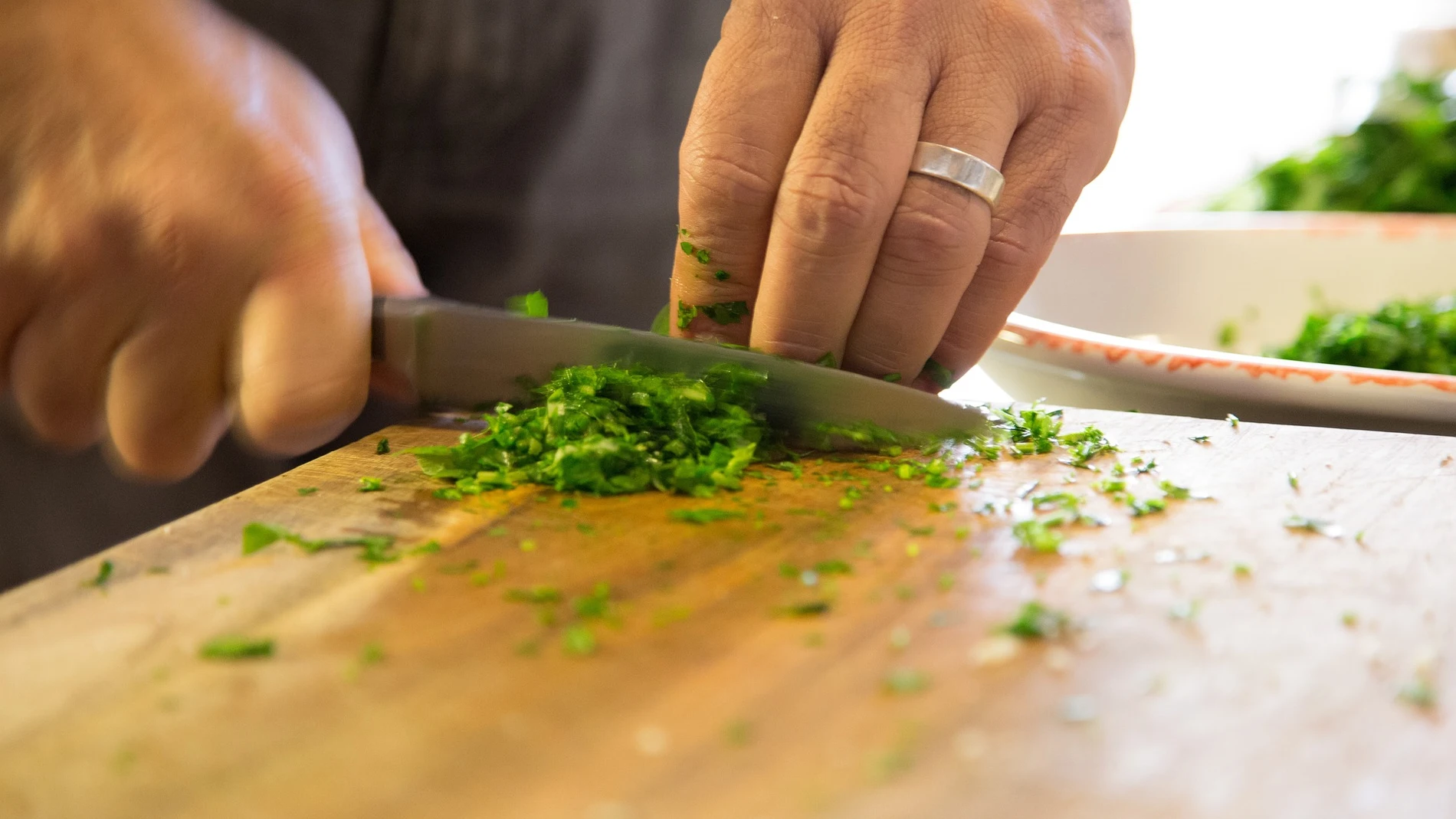Uno de los lugares más peligrosos de la cocina es la tabla de corte