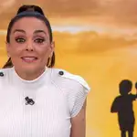 Mónica Carrillo cuela una divertida broma que había prometido en "La Resistencia" a Broncano en pleno Informativo