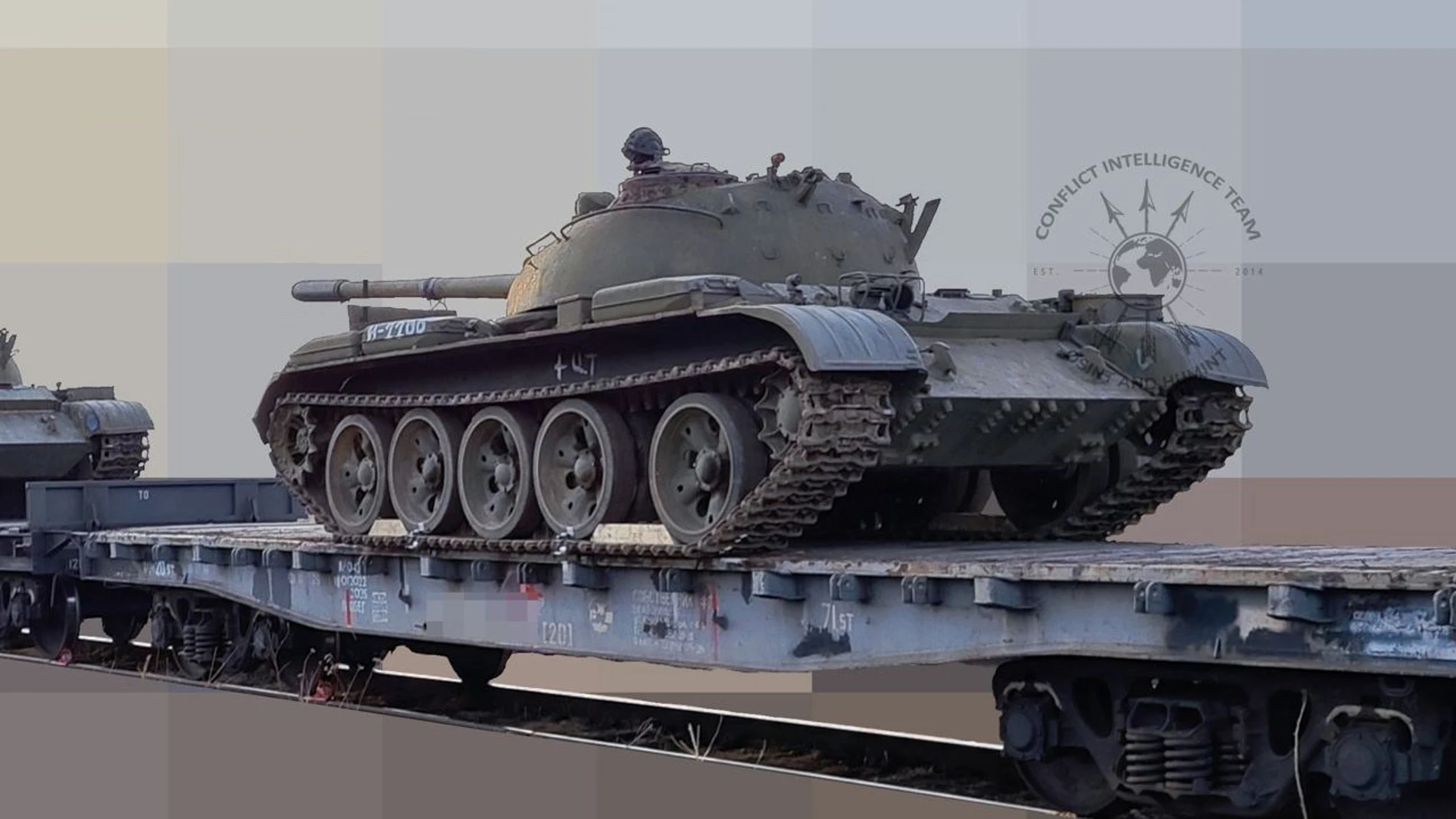 Imagen de los T-54 transportados por ferrocarril este año.
