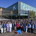 Foto de familia de las becas doctorado Fundación «la Caixa»