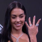 Georgina Rodríguez mostrando su diamante de 9 quilates en 'el Hormiguero'
