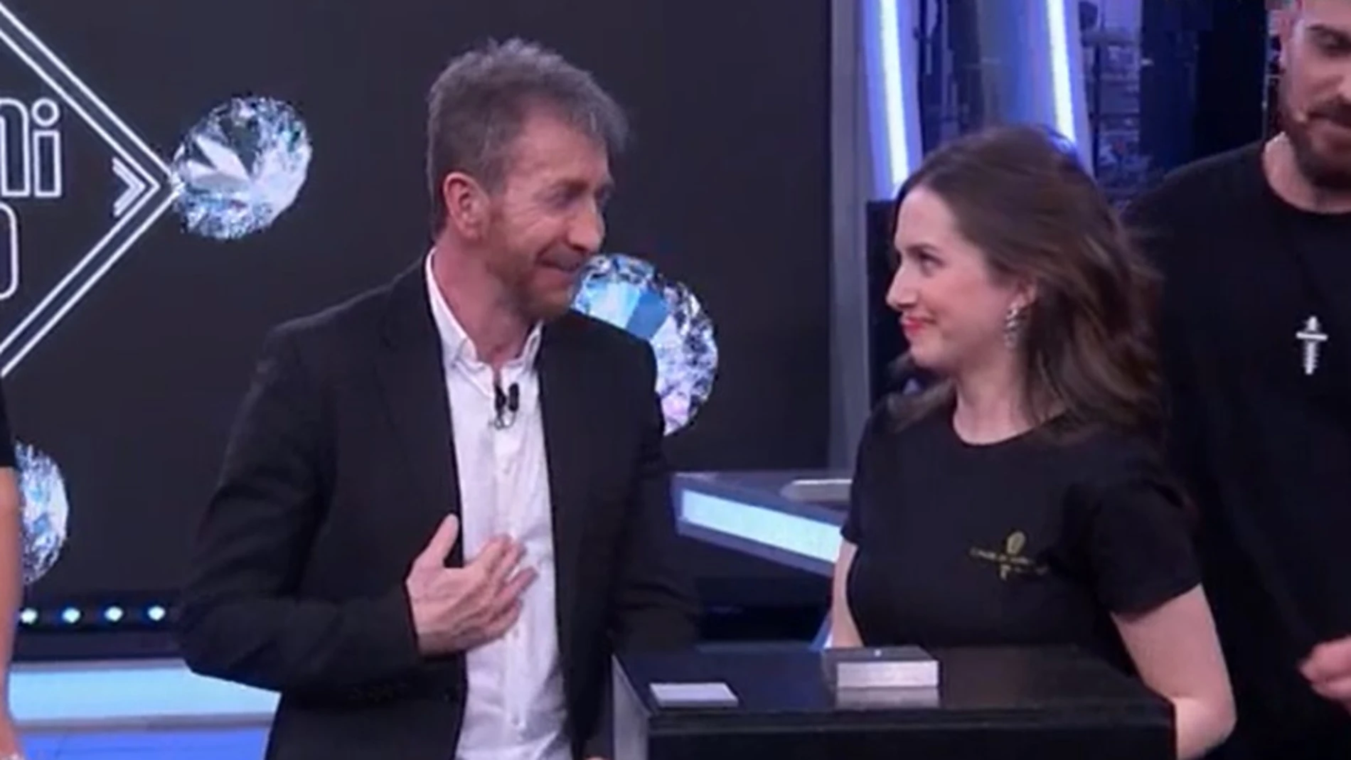 Pablo Motos en shock tras destrozar un diamante de 5.000 euros en 'El Hormiguero'