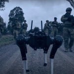 Un sensor capta las ondas cerebrales y guía al robot.