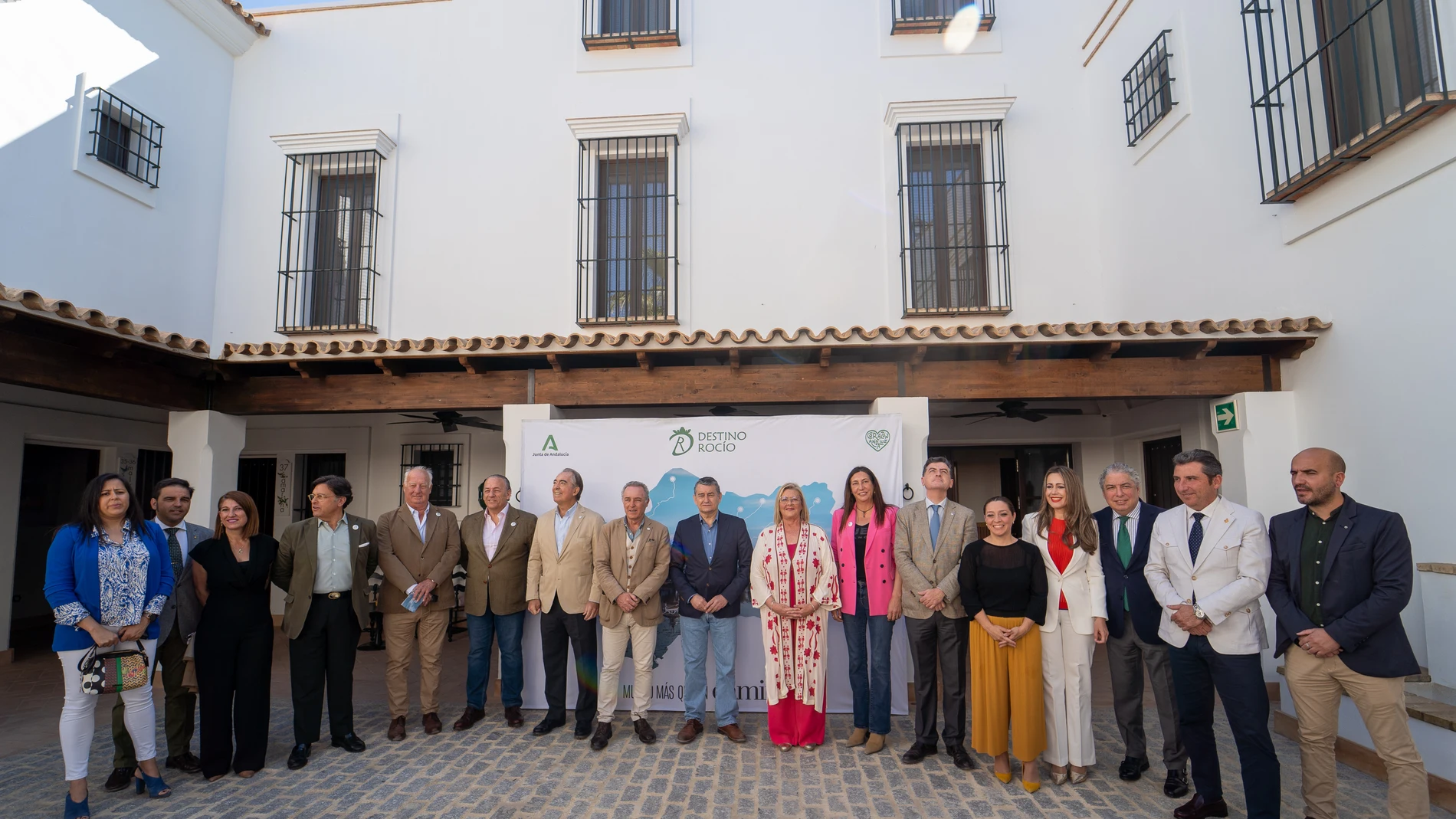 Presentación en Almonte de "Destino Rocío"