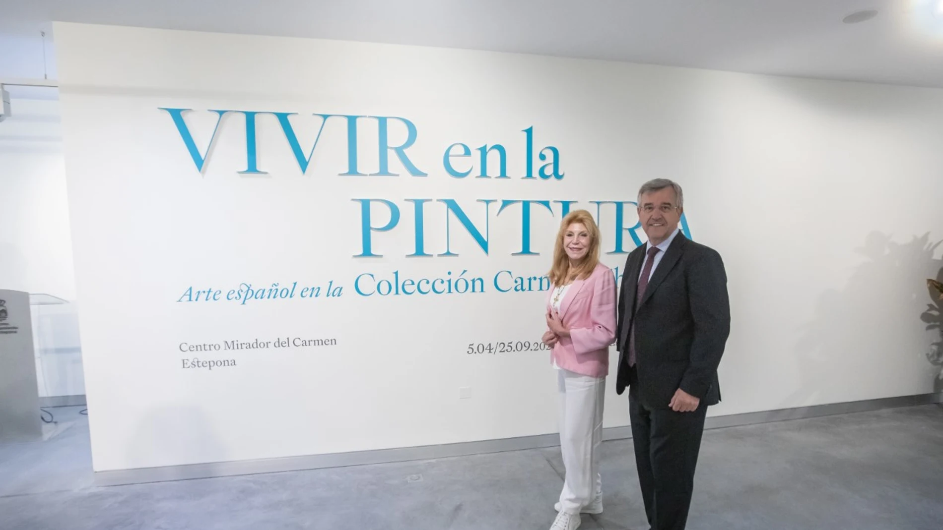 El alcalde de Estepona y la baronesa Carmen Thyssen-Bornemisza visitan el centro expositivo del Mirador del Carmen