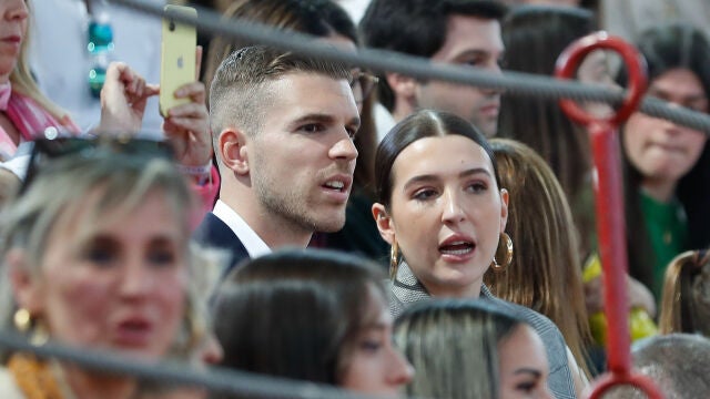 Alba Díaz junto a su novio Alberto García 
