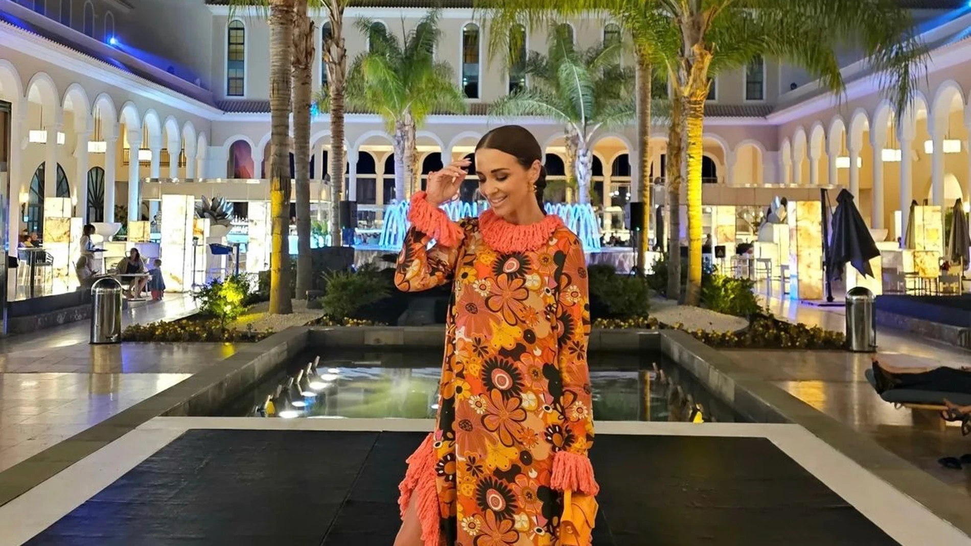 Paula Echevarría o cómo triunfar con este vestido maxi de estampado floral sexy y rompedor