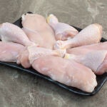 La trampa del pollo de supermercado: los científicos relacionan su consumo con estas infecciones