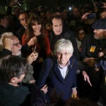 El juez de guardia deja en libertad a Clara Ponsatí