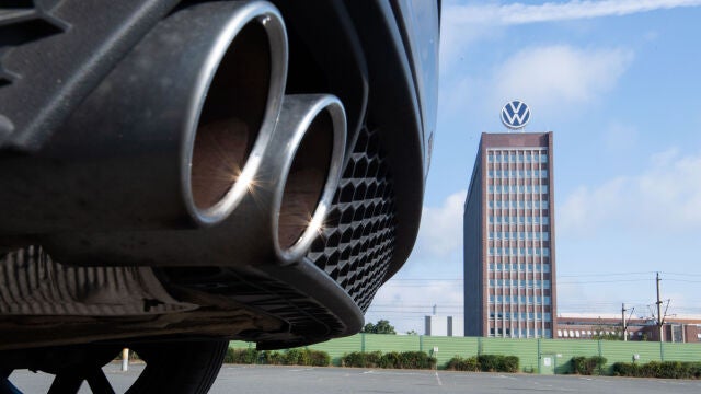 Economía/Motor.- El Abogado General de la UE rechaza que Volkswagen sea condenada reiteradamente por el 'dieselgate'