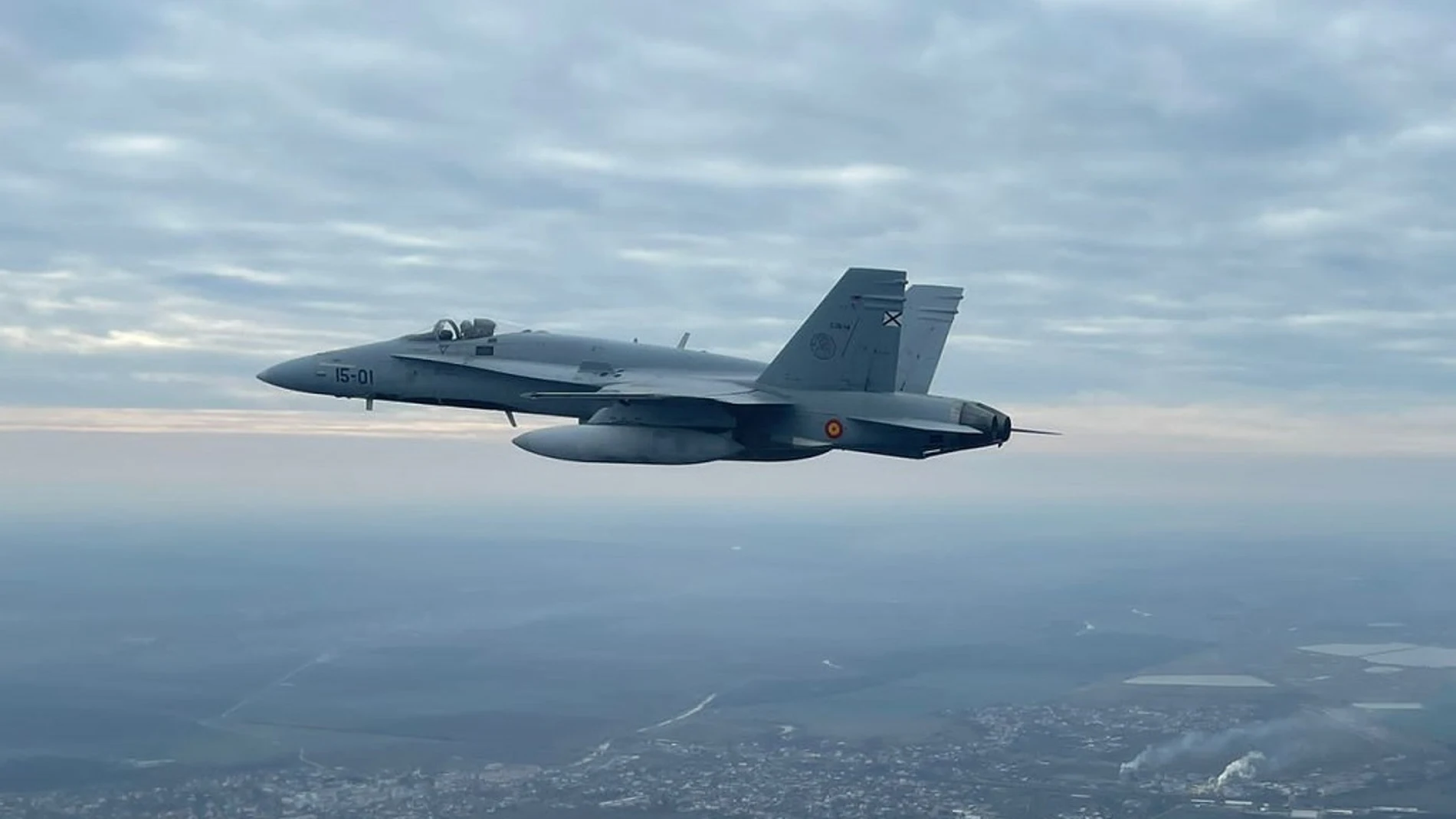 Uno de los F-18 españoles sobre Rumanía
