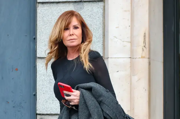 Un «coach» del amor para Lara Dibildos Un «coach» del amor para Lara Dibildos