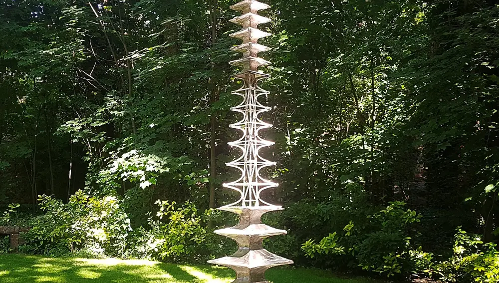 Pagoda. Seúl. 2018. Acero Inoxidable.