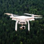 ¿Qué drones necesitan licencia para volar en España? Esta es la normativa de 2023