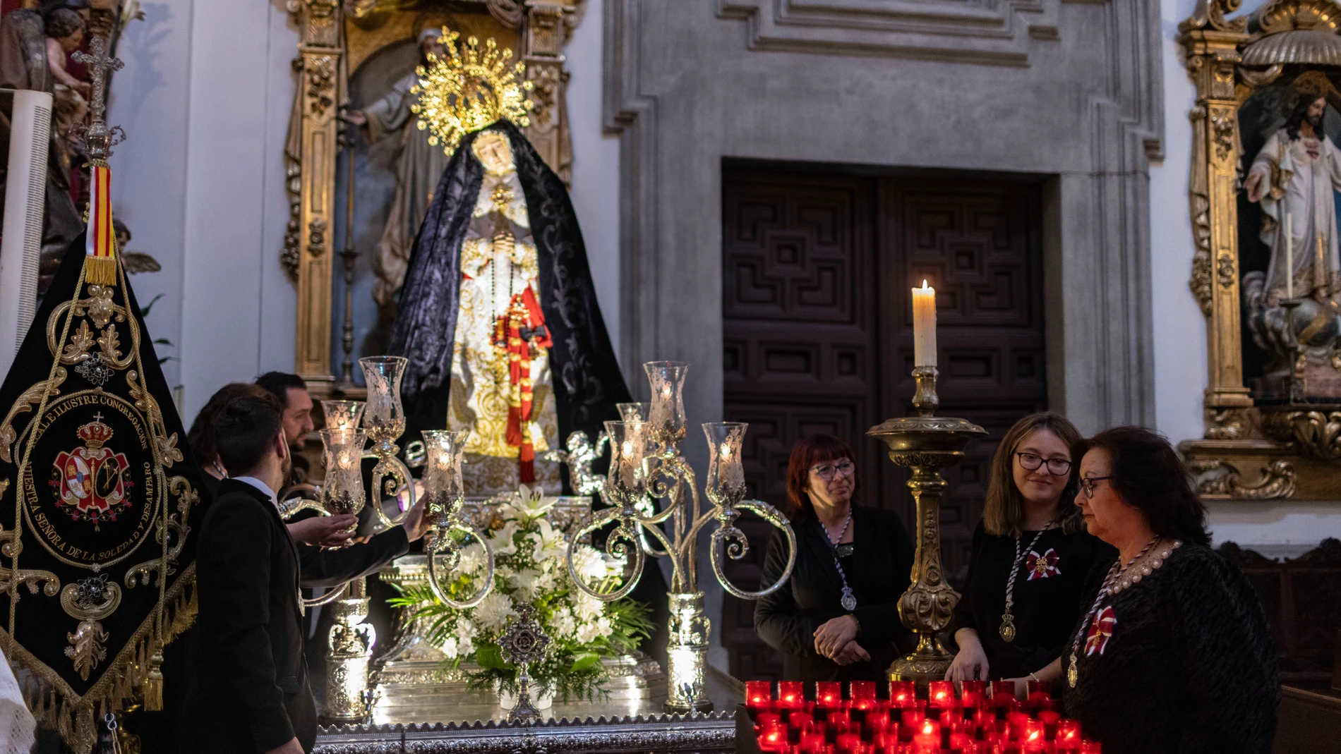 Labor caritativa de la hermandad de la soledad.