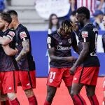 Los hermanos Williams celebran el segundo gol del Athletic ante el Espanyol