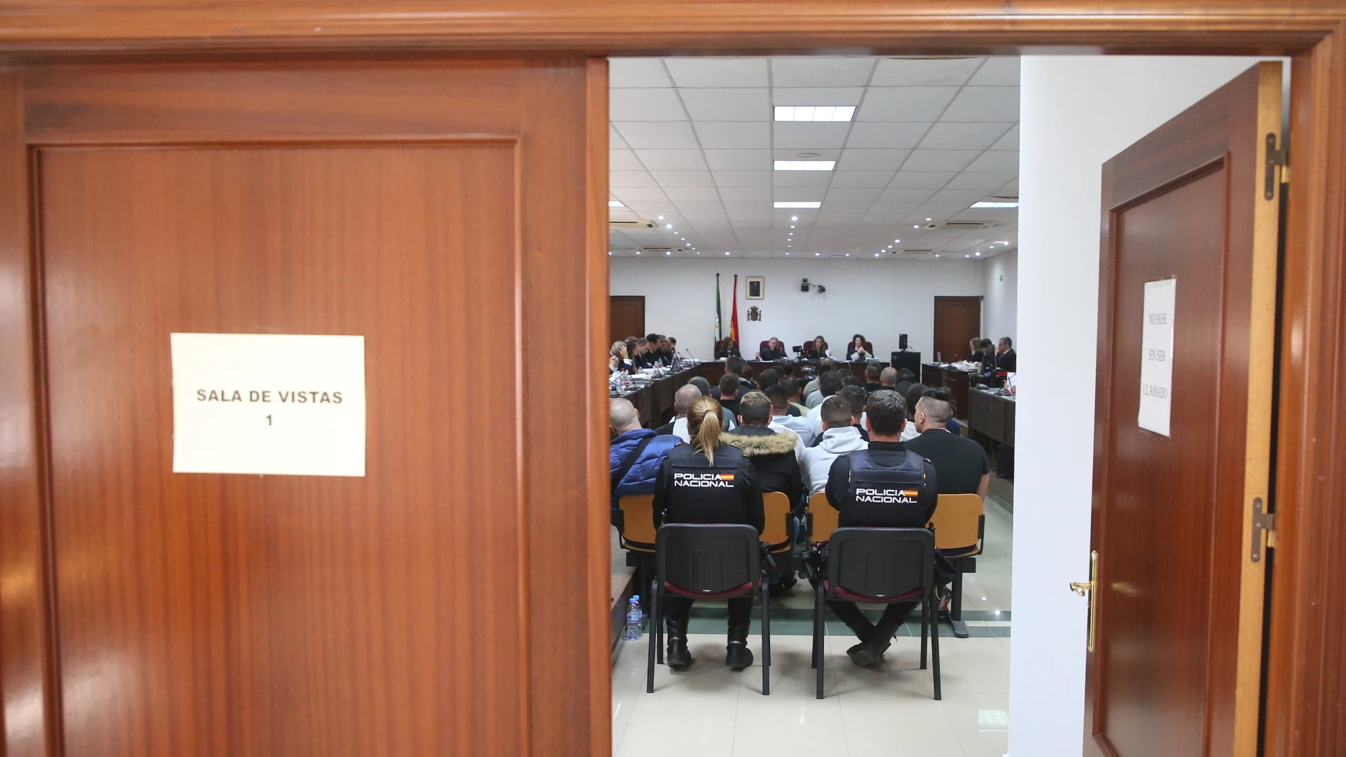 Sala de la Audiencia de Algeciras (Cádiz) donde ha dado comienzo el macrojuicio contra el clan de Los Castañas a 10 de abril del 2023 en Algeciras (Cadiz). La Sección de Algeciras de la Audiencia Provincial de Cádiz celebra este lunes 10 de abril el macrojuicio contra el clan de los Castañas, que sentará en el banquillo a los 152 acusados por tráfico de drogas.10 ABRIL 2023Nono Rico10/04/2023