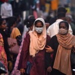 Los hospitales de India están en alerta a medida que aumentan los casos de Covid-19