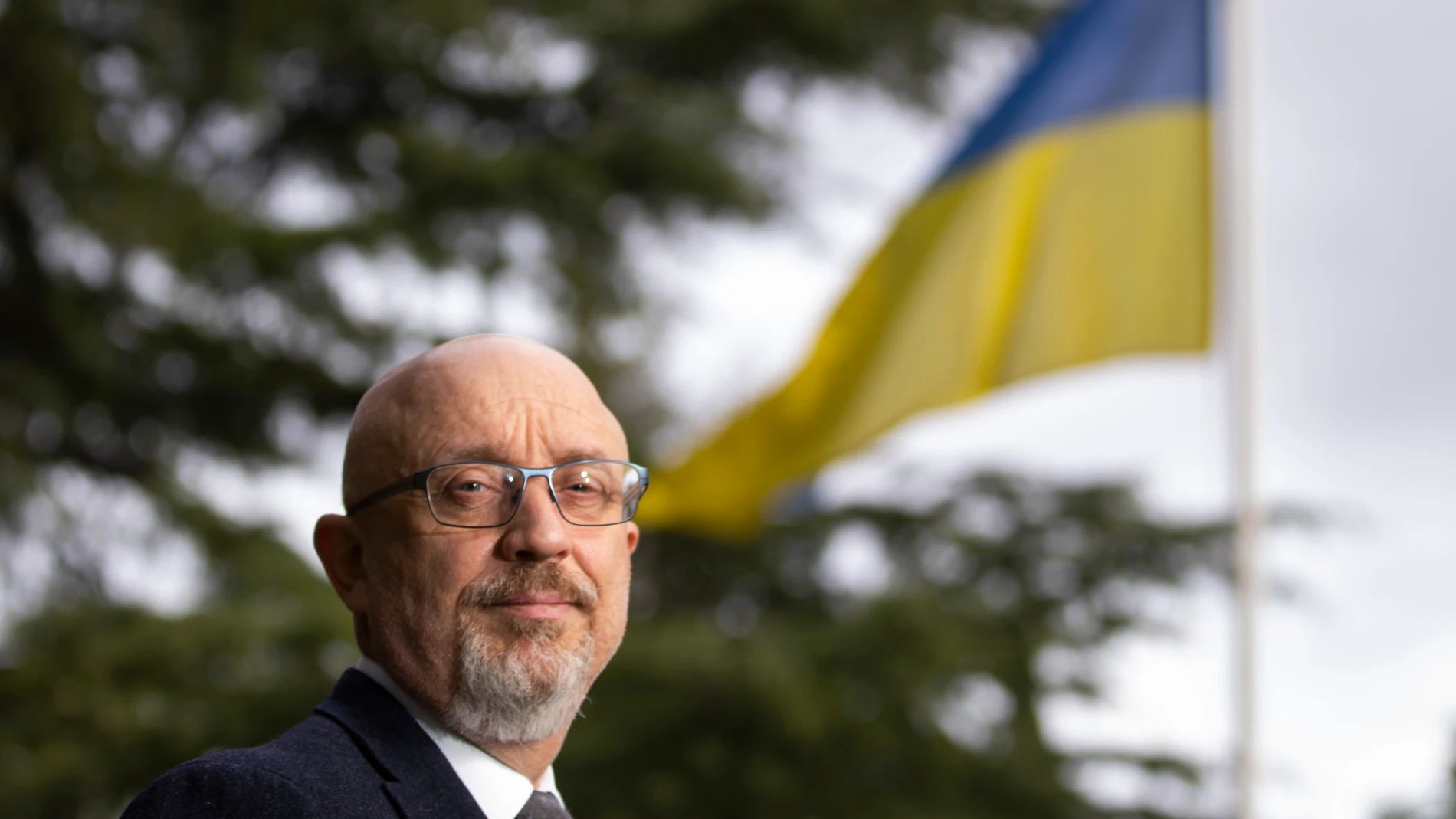 En el jardín de la embajada ucraniana en Madrid