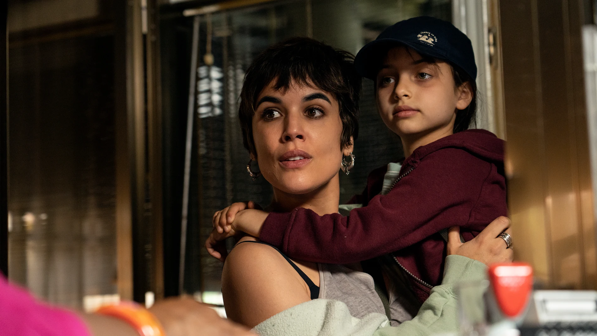 Adriana Ugarte y Cosette Silguero llevan el peso narrativo de la serie