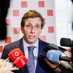 MADRID.-Almeida precisa que su lista, sin veto de nombres y sin tensión, no está cerrada y será aprobada este lunes en 'Génova'
