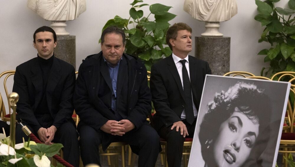  Late actress Gina Lollobrigida's nephew Dimitri Skofic, son Andrea Milko Skofic and ex-husband Francisco Javier Rigau attend a wake as Lollobrigida's coffin lies in state in the Aula Giulio Cesare on the Capitoline Hill (Campidoglio) in Rome, Italy