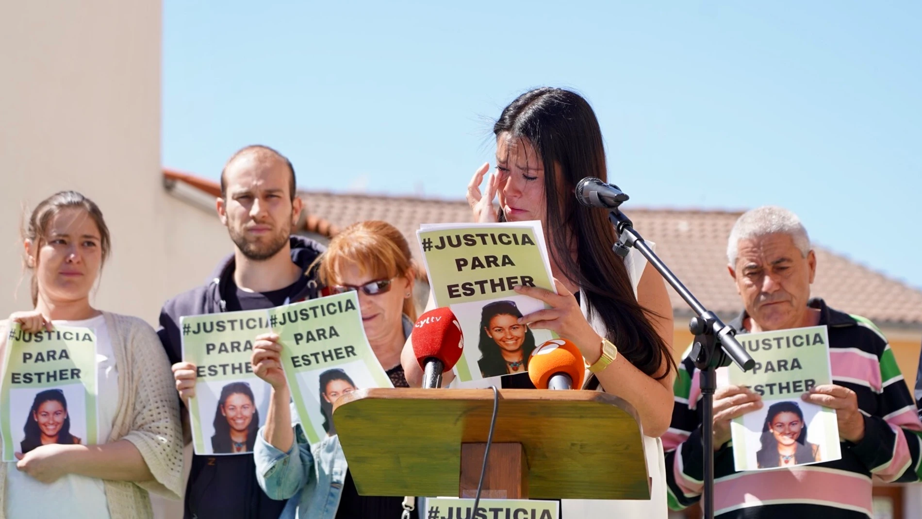 La hermana de Esther López llora al recordar a su hermana