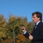 MADRID.-Almeida advierte de que la Sareb "no tiene 50.000 viviendas para ponerlas a disposición de los españoles"