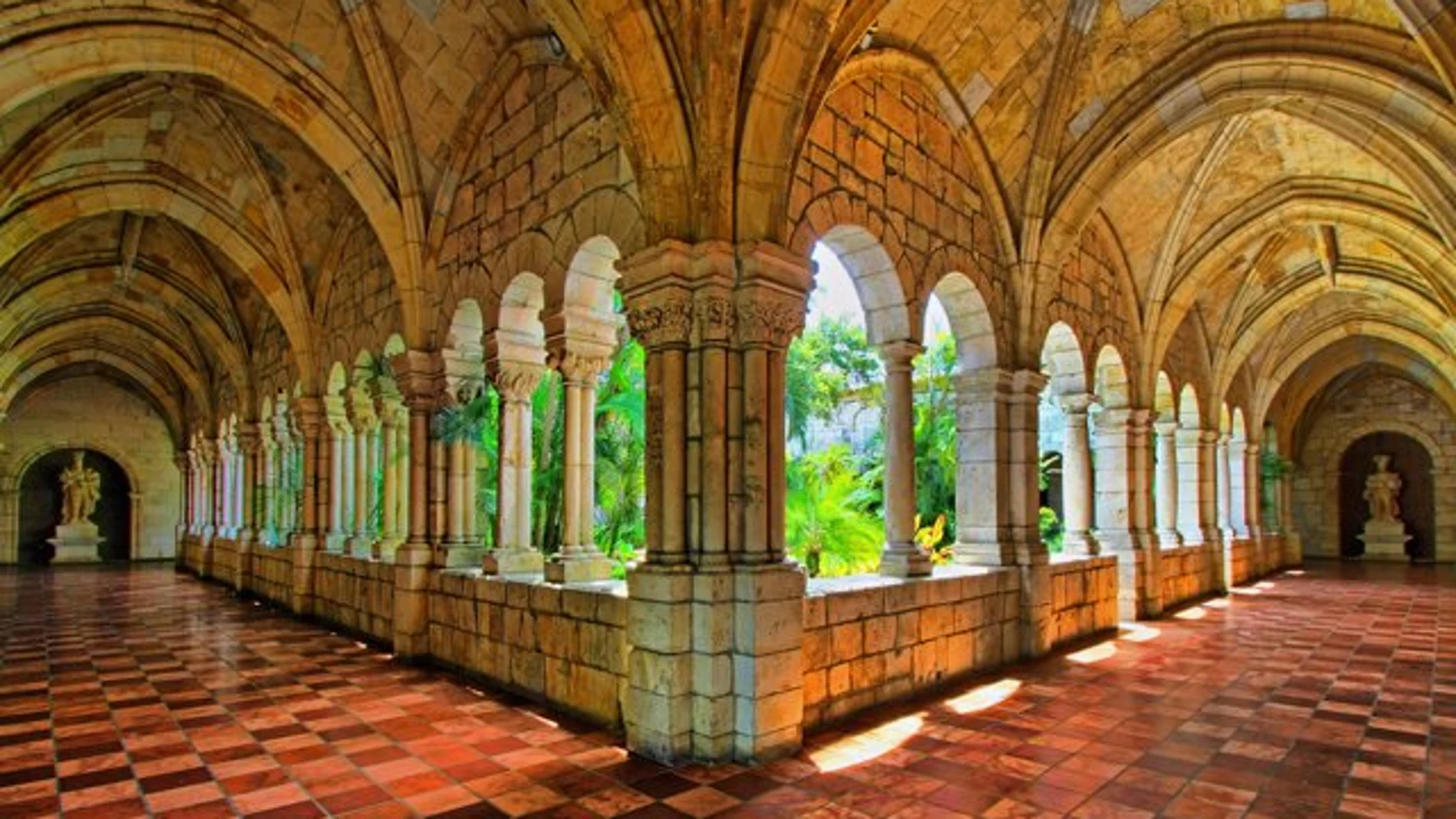Claustro segoviano en su emplazamiento actual en Miami