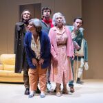 De izquierda a derecha, Juan Codina, Marisol Rolandi, Juan Paños, Lola Casamayor y Juan Vinuesa; un reparto que se completa con Paco Ochoa