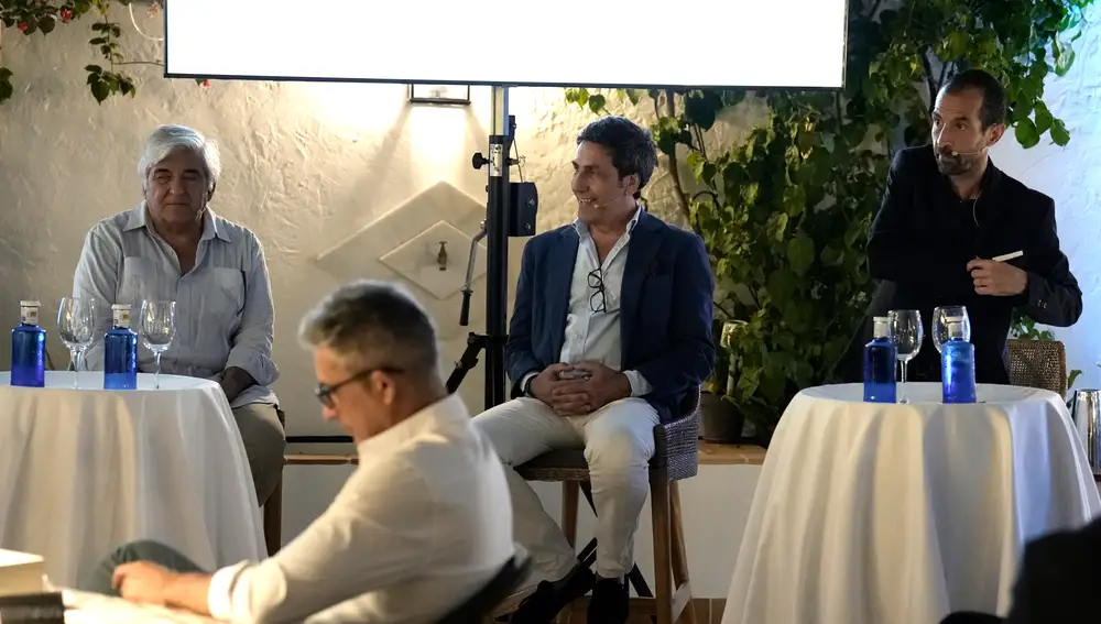 Manuel Barbadillo, Amedeo Trombetta y Tupac Kirby cerraron el acto con un coloquio que versó sobre la manzanilla, la innovación y los negocios