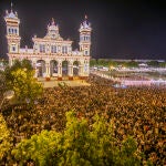 INICIO DE LA FERIA DE ABRIL CON EL TRADICIONAL "ALUMBRAO"