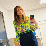 Nuria Roca con una blusa estampada de Mirto.