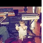 ¿Taylor Swift y Fernando Alonso? En la foto, la cantante celebra sus 33 años