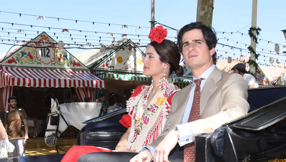 Fernando Fitz-James Stuart y Sofía Palazuelo en la Feria de Abril de Sevilla