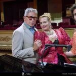 De izquierda a derecha, Boris Izaguirre, Ainhoa Arteta y Lucas Vidal