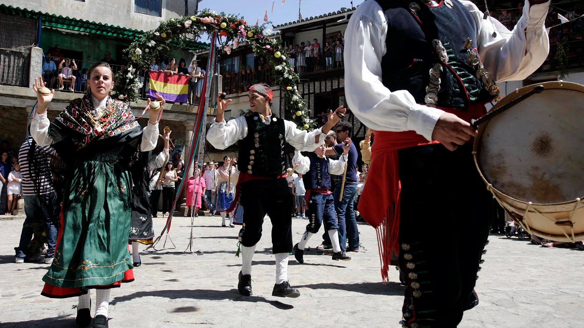 Fiesta grande en San Martín del Castañar