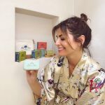 Nuria Roca con los geles sólidos de Dr.Tree.