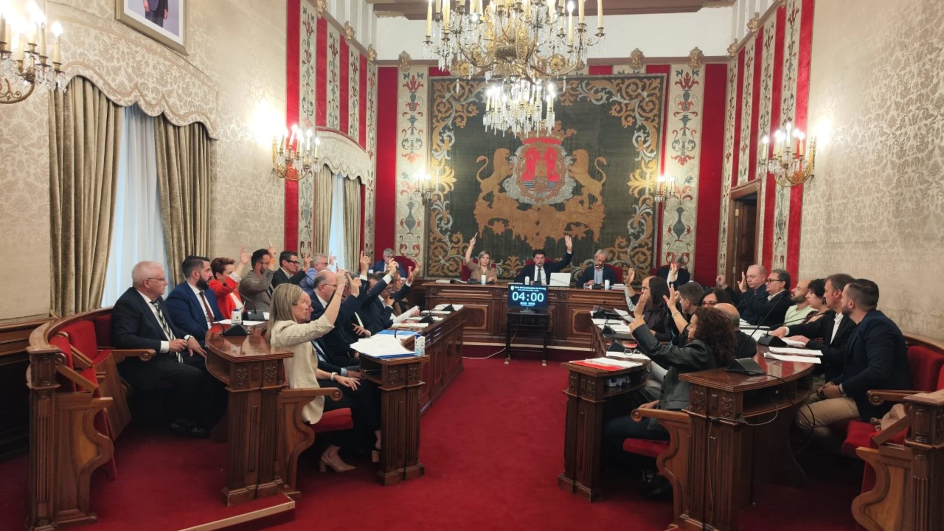 La corporación municipal está formada por 29 concejales