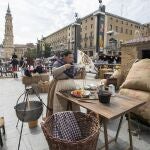 Recreación de un campamento napoleónico en la Plaza del Pilar de Zaragoza con motivo de las Fiestas Goyescas. Zaragoza rinde homenaje al pintor Francisco de Goya en la segunda edición de sus Fiestas Goyescas que, a lo largo de cuatro días, van a llenar la capital aragonesa con más de cincuenta actividades de arte, gastronomía, cultura y turismo en torno a la figura del genial artista de Fuendetodos. 