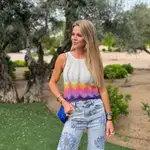 Amelia Bono con sandalias de Massimo Dutti.