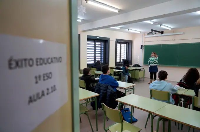 Las clases de refuerzo del programa de acompañamiento al alumnado de Primero y Cuarto de la ESO benefician desde enero a 3.300 estudiantes Las clases de refuerzo del programa de acompañamiento al alumnado de Primero y Cuarto de la ESO benefician desde enero a 3.300 estudiantes