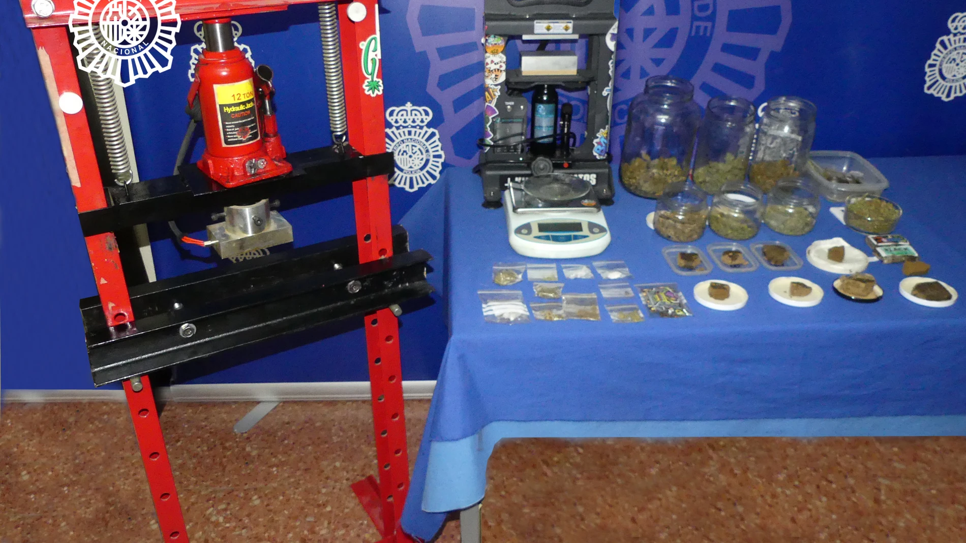 Material incautado por la Policía Nacional de Salamanca